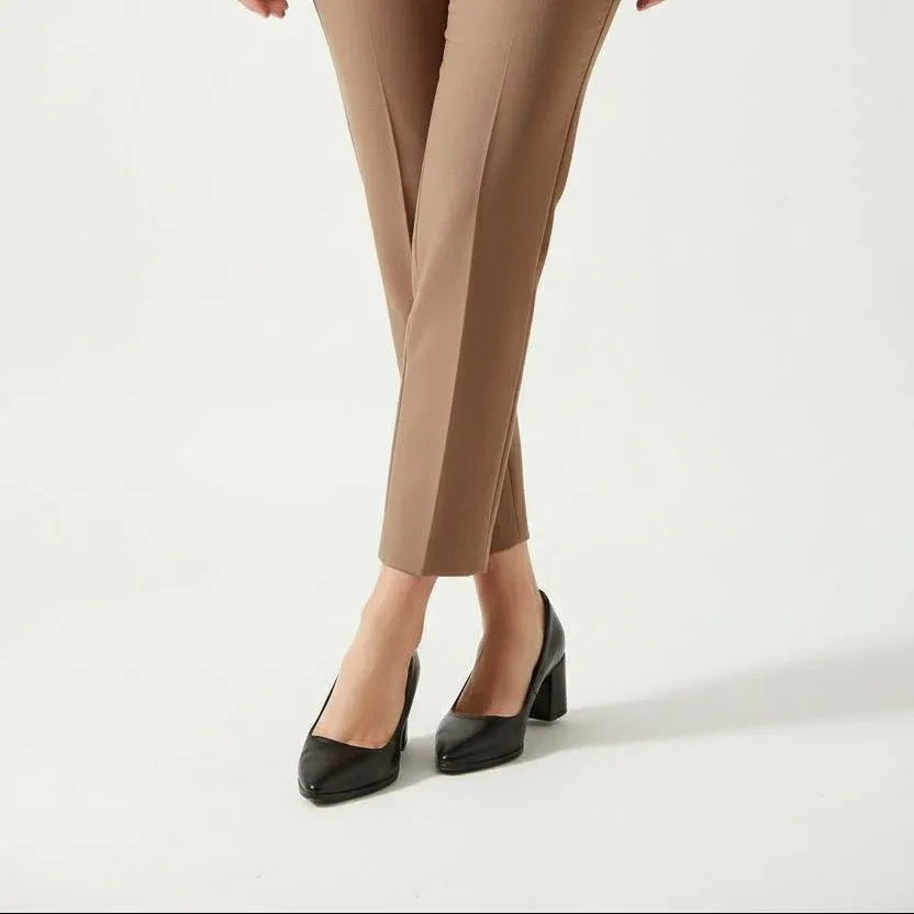 Black Uptown Classic Pumps – Effortless Elegance