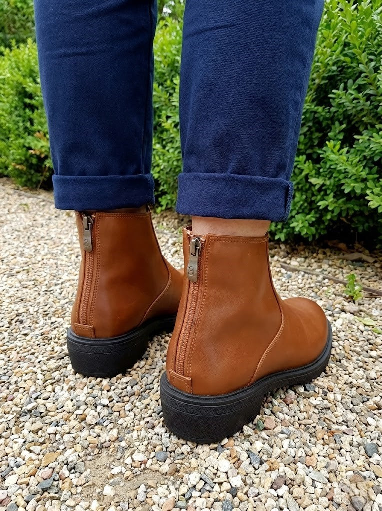 Metro Stroll Boots – Sleek, Chic, Effortless Havana