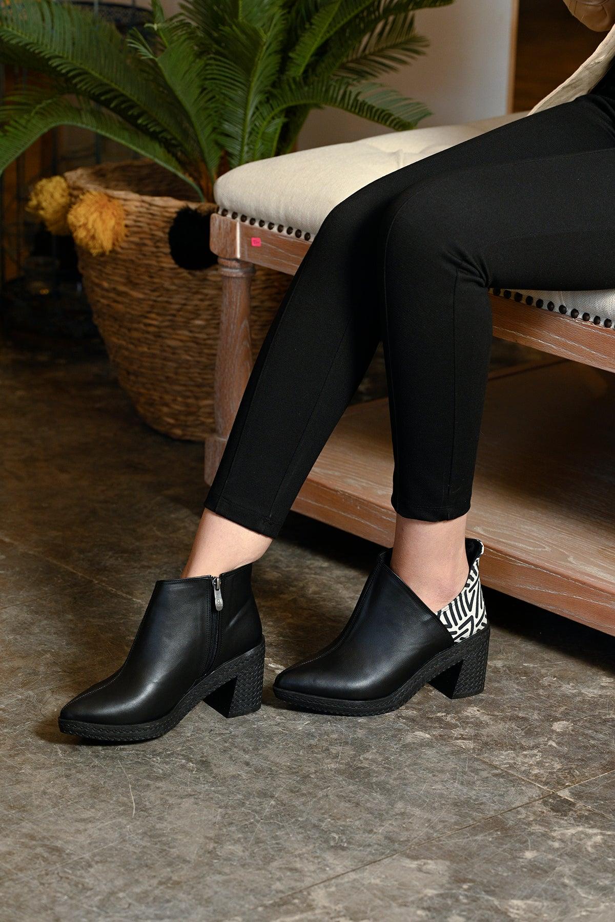 One Side Bootie B&W - CANVAEGYPT