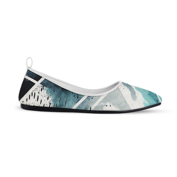 White Round Toe Shoe Waves